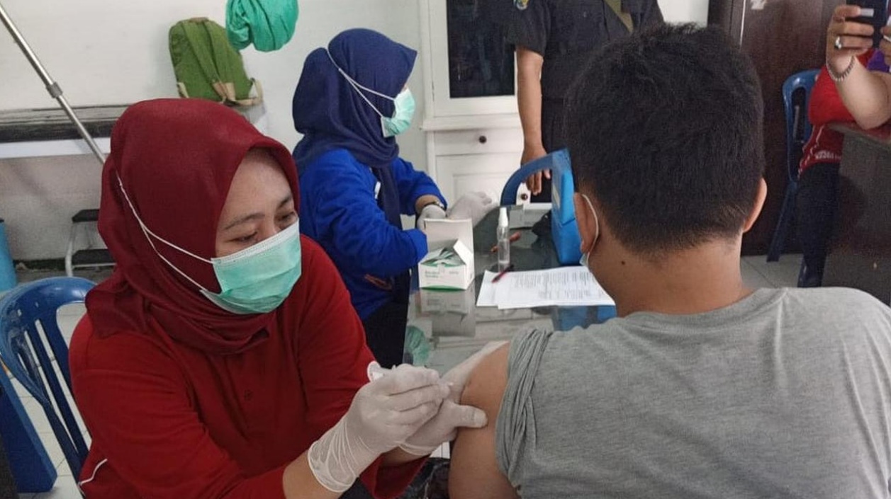 Ambil Bansos di Probolinggo Harus Sudah Vaksin