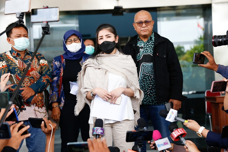 Diteror Preman dan Oknum TNI, Nindy Ayunda Minta Perlindungan LPSK