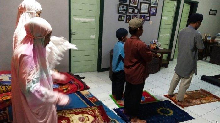 Surabaya Zona Oranye, Masyarakat Diimbau Sholat Id di Rumah