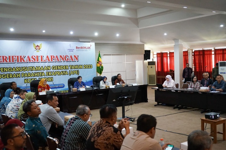 Pj Wali Kota Kediri Zanariah Paparkan Implementasi PUG Kota Kediri