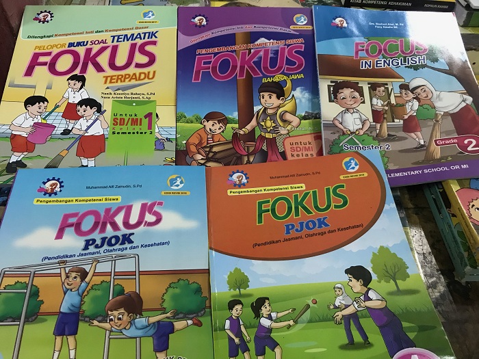 Pasar Buku Blauran Masih Jadi Incaran Pelajar Surabaya, Ini Alasannya!