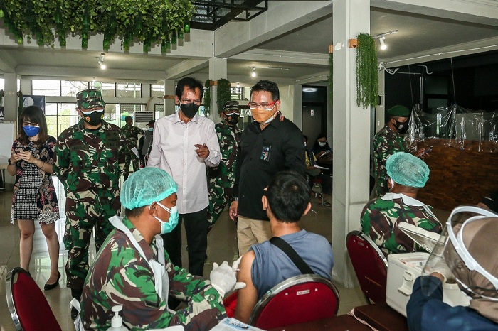 Apresiasi Vaksinasi di SIER, Ketua DPRD Surabaya: Gotong Royong Kejar Herd Immunity