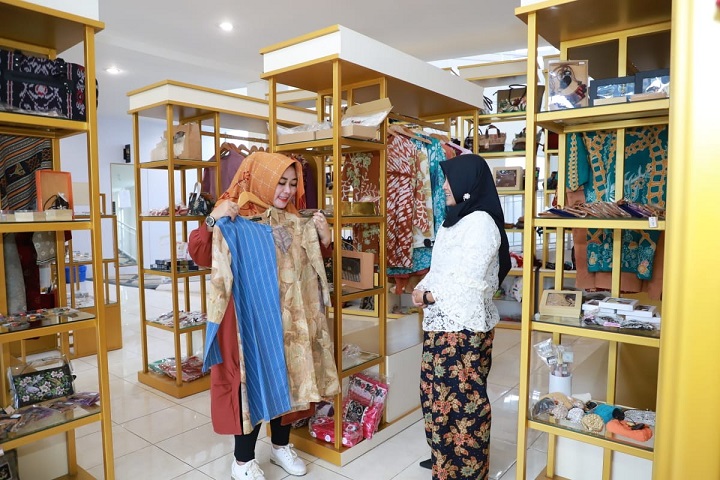 Wakil Ketua DPRD Kota Surabaya Laila Mufidah Berharap SKG Jadi Jujukan Wisata Belanja di Surabaya