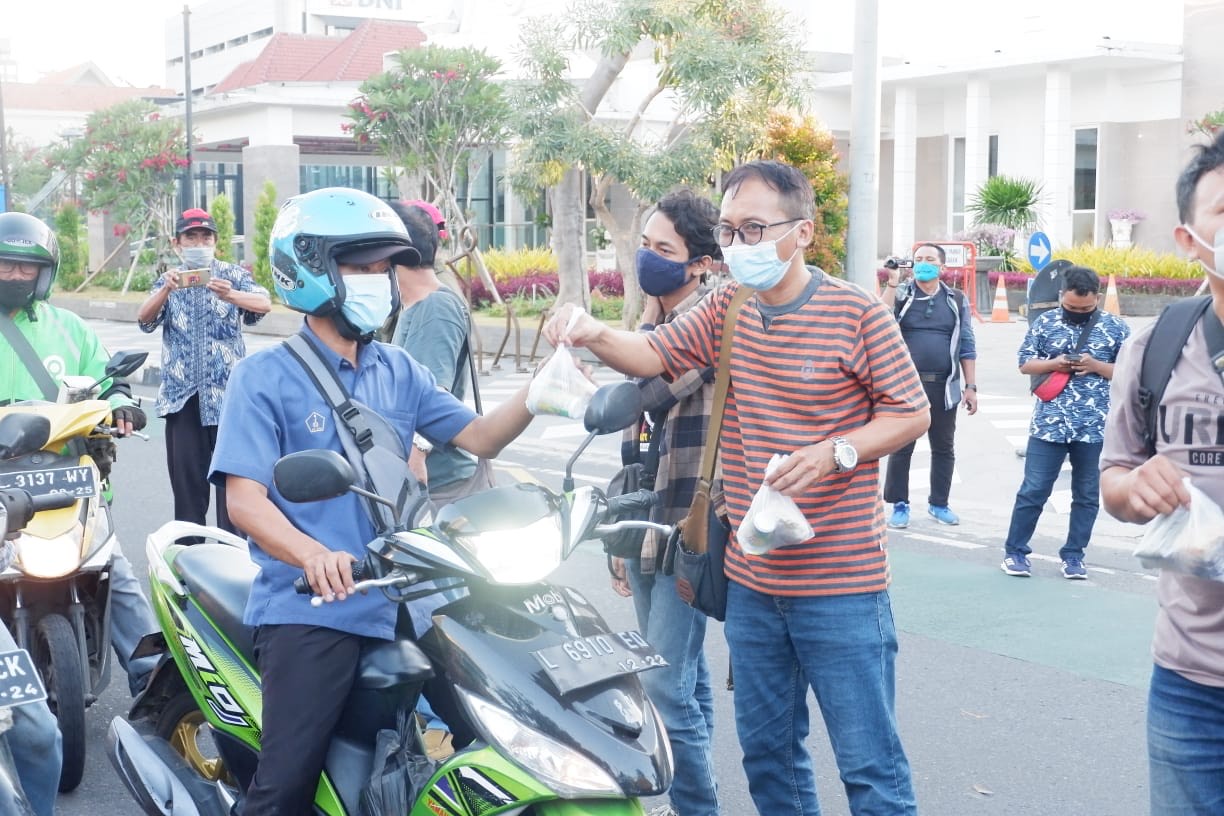 Pokja Wartawan DPRD Kota Surabaya Berbagi di Bulan Suci Ramadhan