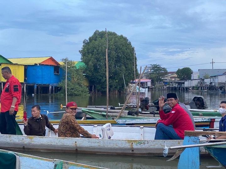 Bertemu Nelayan, Ketua DPRD Surabaya Dorong Pengembangan Wisata Bahari Sontoh Laut