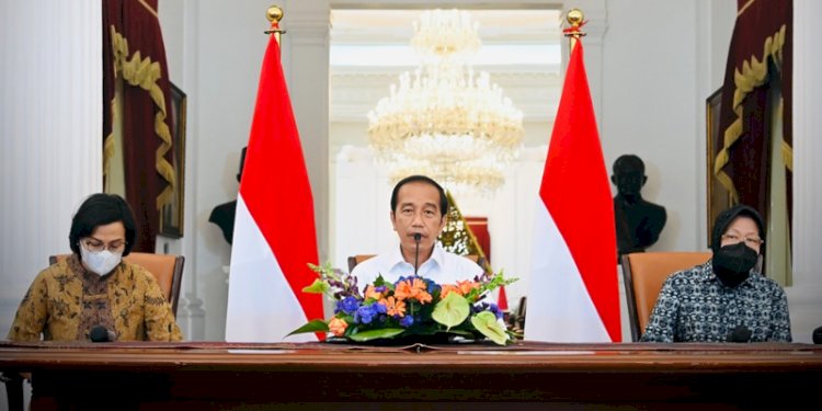 Jokowi, Bikin Rakyat Tertimpa Tangga Berkali-kali