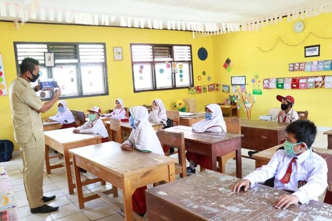 93 Persen Sekolah di Surabaya Siap Pembelajaran Tatap Muka