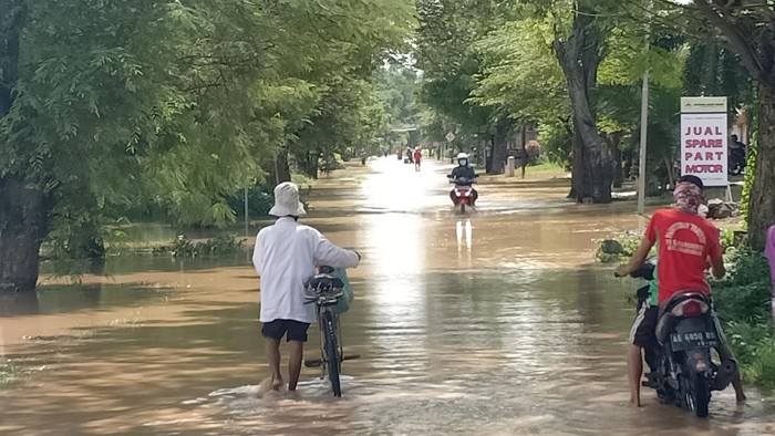 Luapan Sungai Madiun Buat Ngawi Siaga Banjir