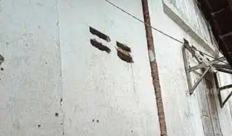 Tembok Rumah Warga di Blitar Rusak Akibat Gempa Bantul 6,4 M