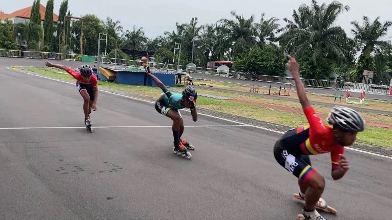 Atlet Sepatu Roda Surabaya Boyong 2 Emas di POPDA XIII
