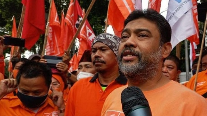 Buruh Demo Besar-besaran di 33 Kota, Ojol Tunggu Aplikator