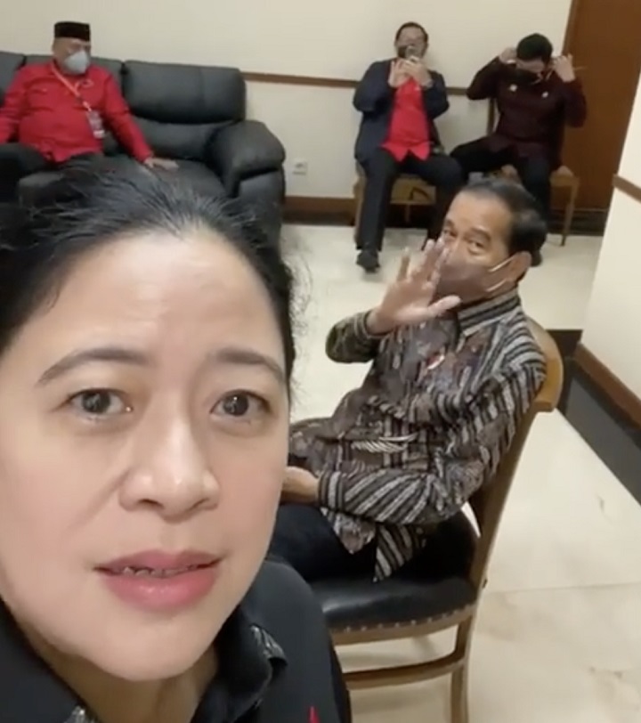 Puan Memviralkan Video: Jokowi Sedang Duduk Hadap Mega