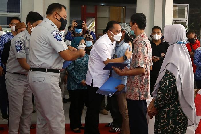 Pemkot Surabaya Dampingi Trauma Healing dan Bantu Pendidikan untuk Keluarga Korban Kecelakaan Bus