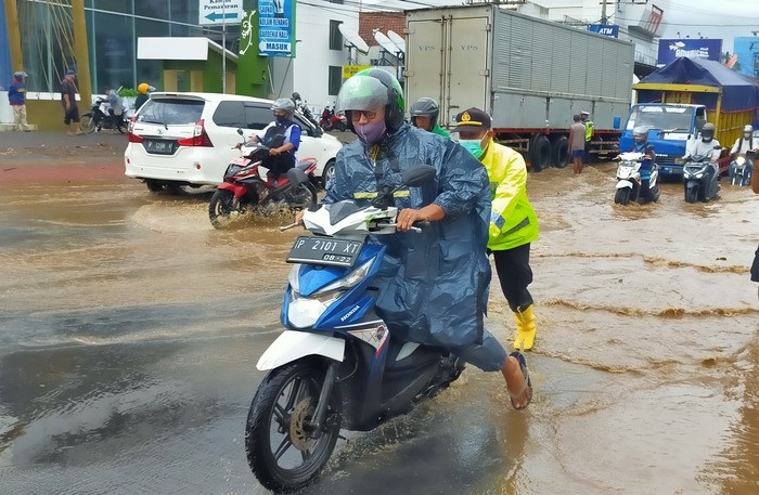 Diguyur Hujan 4 Jam, Sungai Bagong Meluap