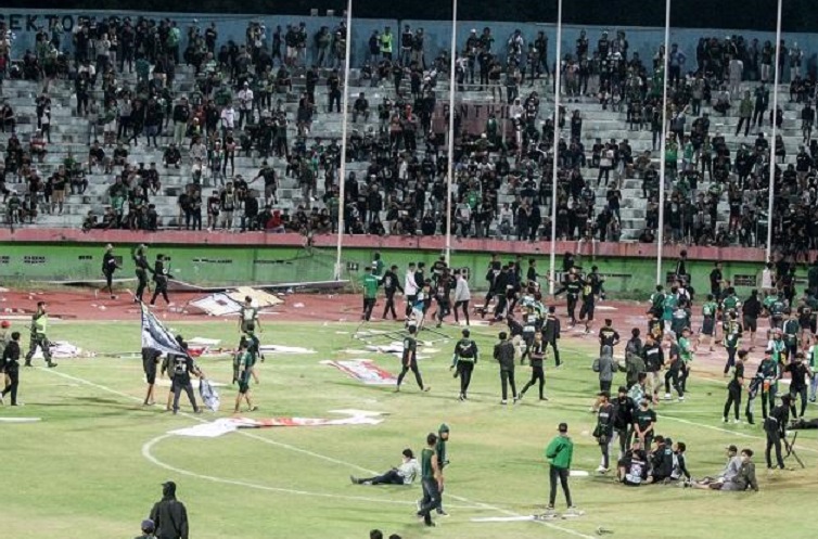 Kecewa Persebaya Kalah, Bonek Ricuh di Stadion Gelora Delta Sidoarjo