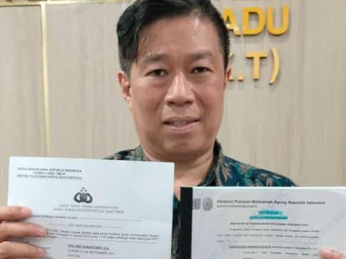 Robert Simangunsong, Ketua NasDem dan Peradi Surabaya, Diduga Gunakan Ijasah Palsu