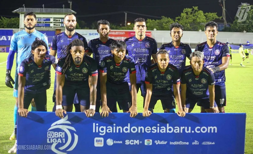 Keasyikan Makan, 4 Pemain Arema FC Tertinggal Pesawat Saat Hendak Terbang ke Makassar