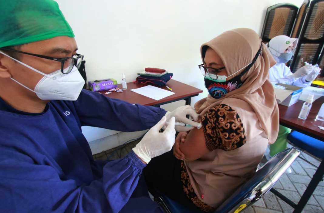 Vaksinasi Guru di Kota Malang dan Batu Capai 83,9 Persen