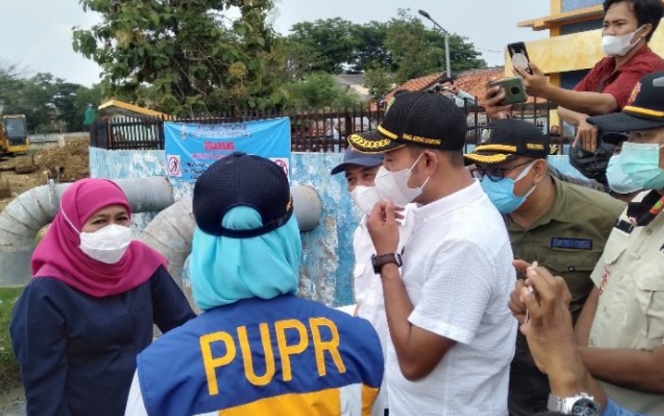 Gubernur Khofifah Tinjau Pompa Air Pengendali Banjir di Sampang